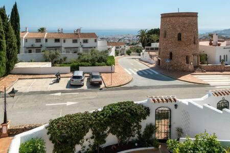 Hermosa Casa Con Terraza E Increibles Vistas Al Mar Y La Montana نيرخا المظهر الخارجي الصورة
